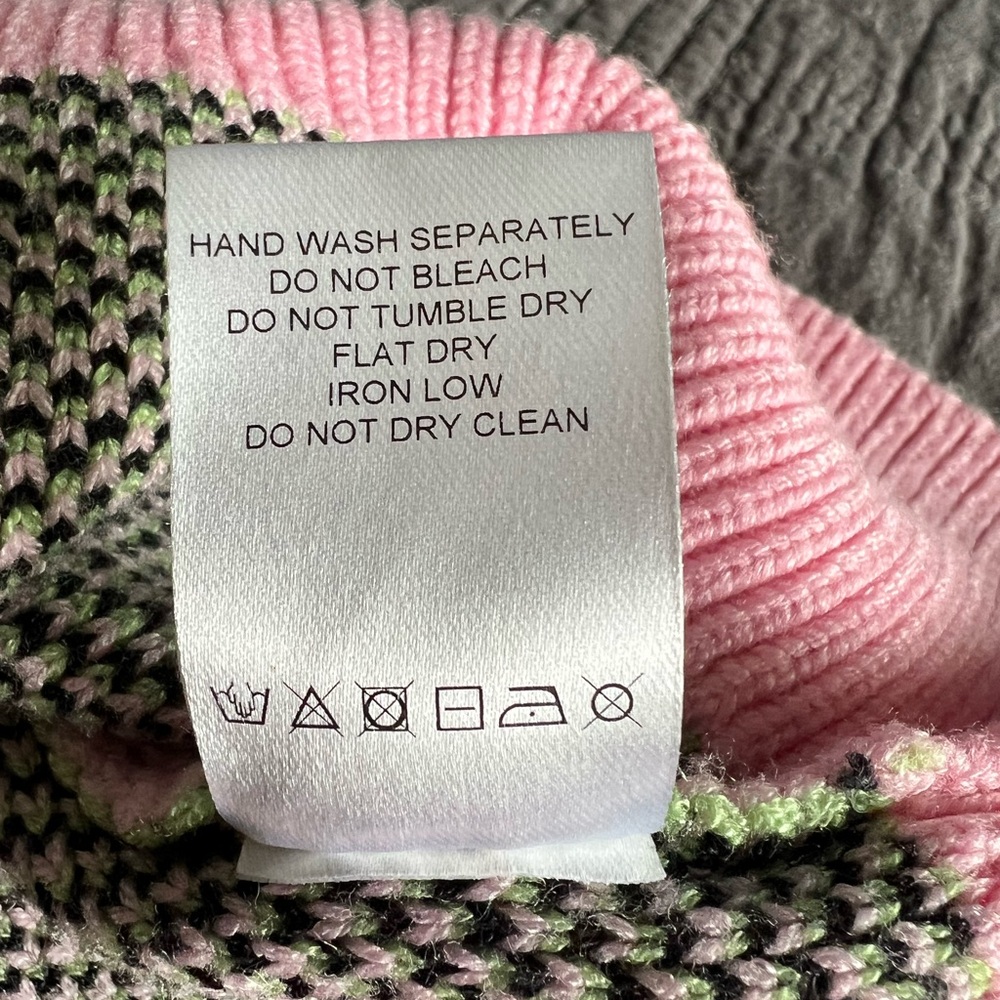 RARE, NWOT Dressed in LALA “Be Yourself” Oversized Alien Knit in Pink, Sz  - S/M - Picture 13 of 16